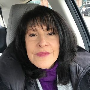 Meet your Posher, Debbie